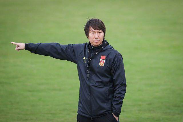 lol比赛时间-京媒：两连败让李铁背负压力 国足要减压轻装上阵